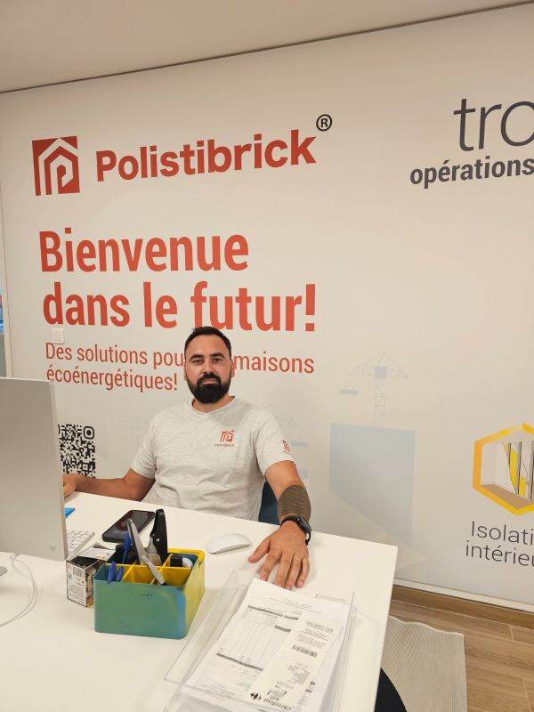 Lucian Bouleanu, CEO EU şi inventator, şi-a început drumul în domeniul construcţiilor încă din copilărie, inspirat de bunicul său, uncunoscut constructor din Craiova.